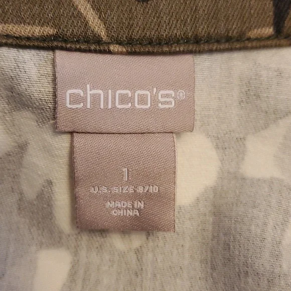 Chico's Camo Floral Print Denim-Style Jacket — Chico's Size 1 — US Size M/8 NWT - Picture 8 of 12